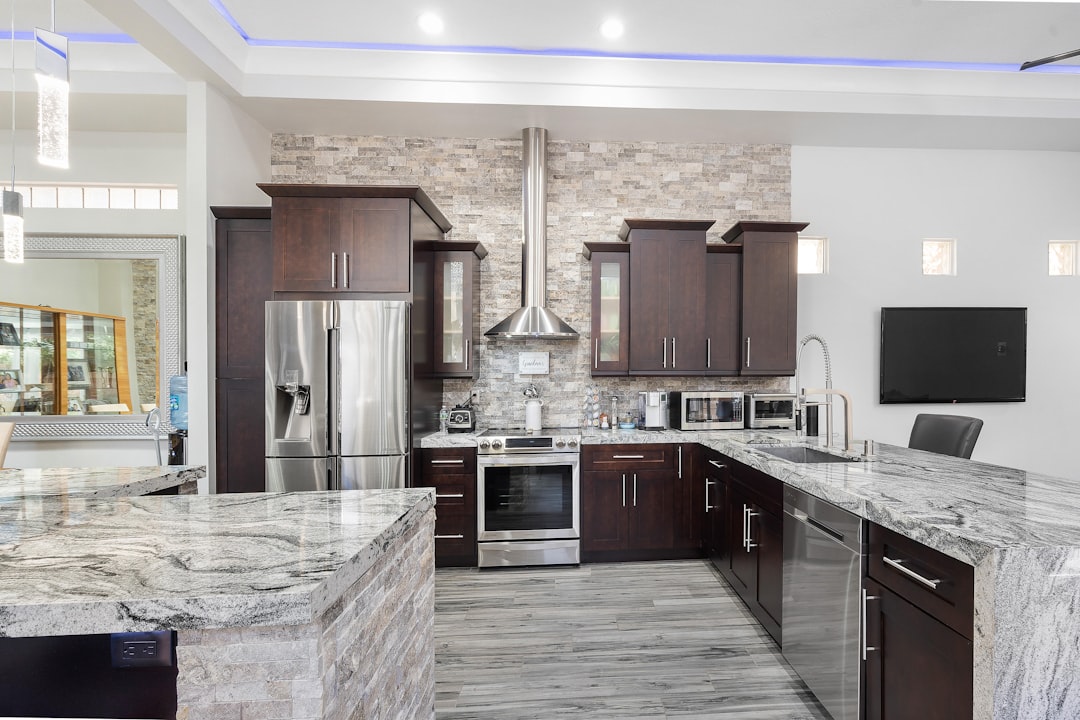 Countertop installation in Lakewood, CA